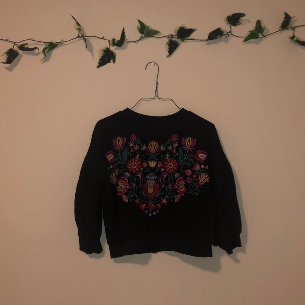 Black cropped long sleeve